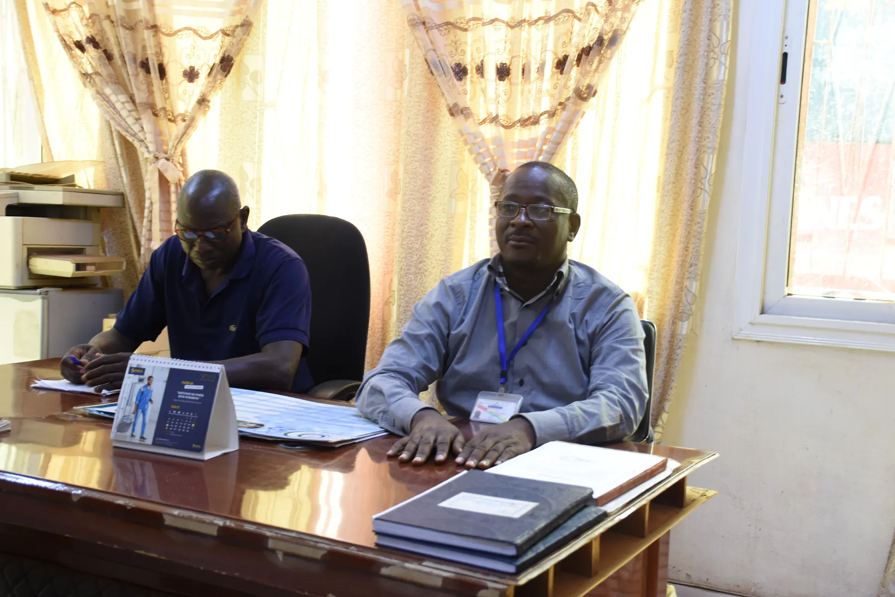 Colaboradores e responsáveis da APGB no Porto de Bissau, fotografia 3946