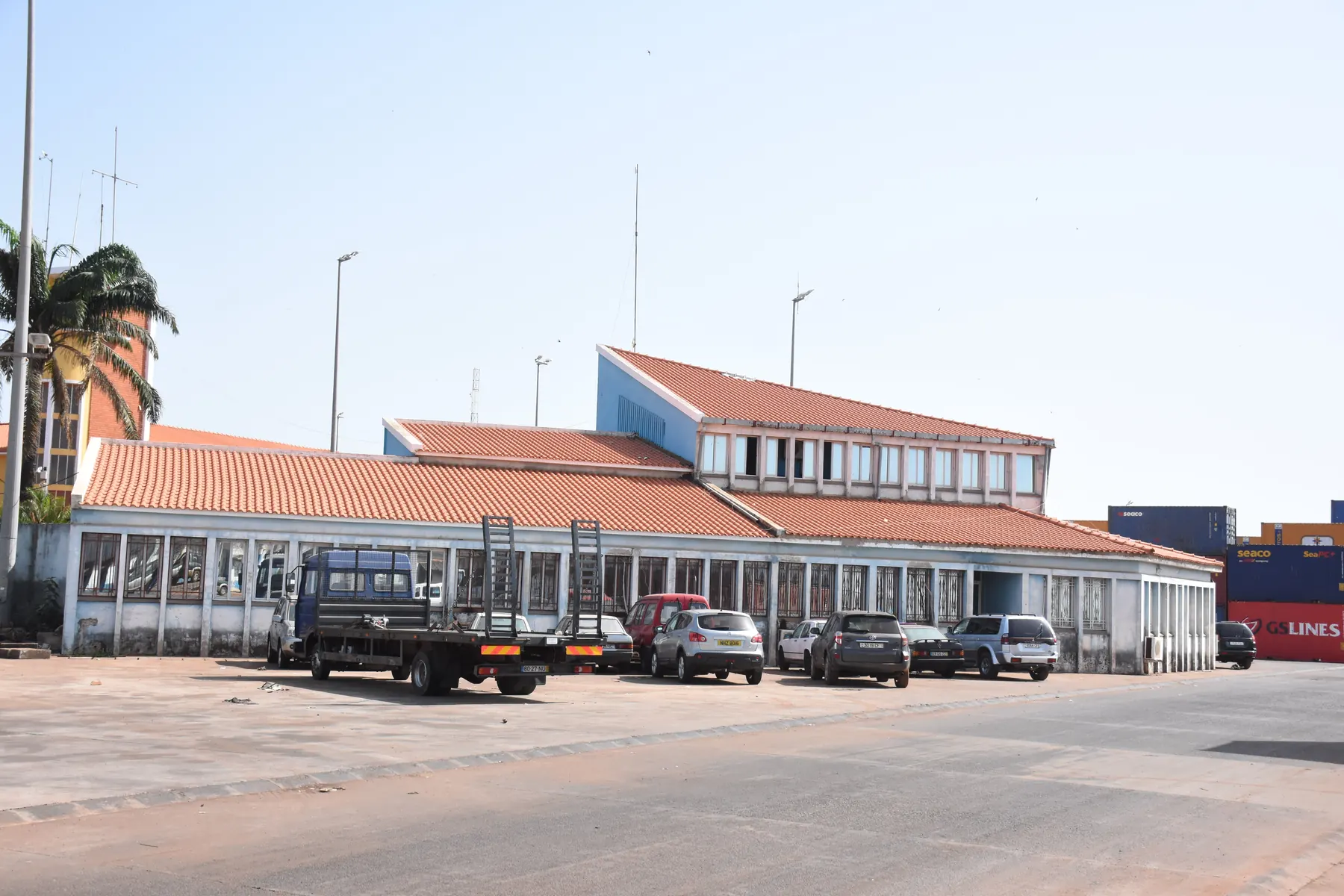 Infra-estruturas e parque de contentores do Porto de Bissau, fotografia 3970