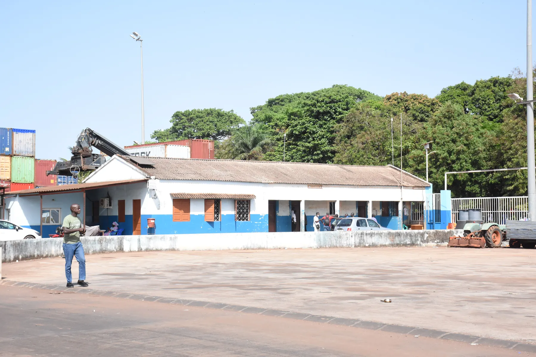 Infra-estruturas e parque de contentores do Porto de Bissau, fotografia 3981