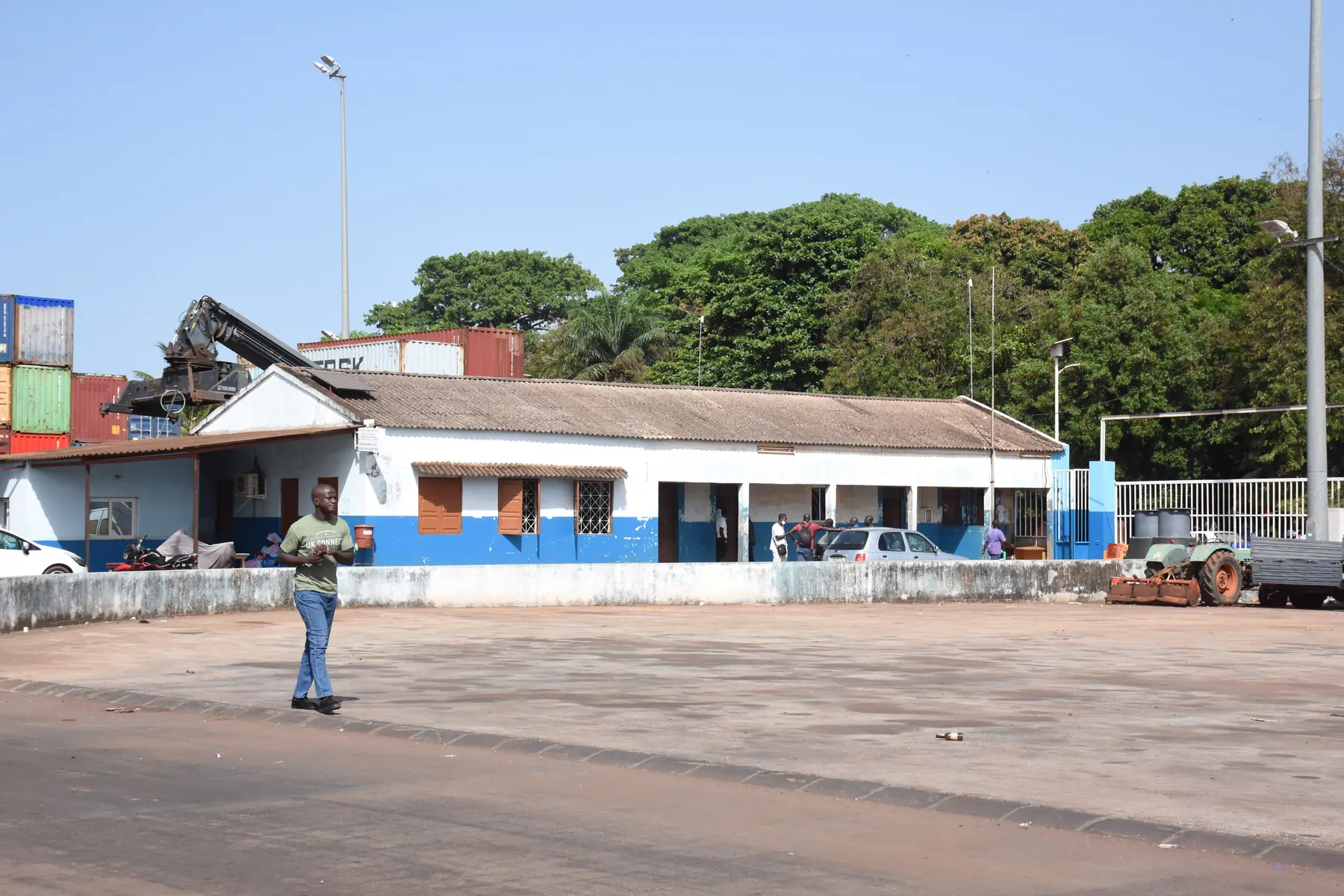 Infra-estruturas e parque de contentores do Porto de Bissau, fotografia 3982