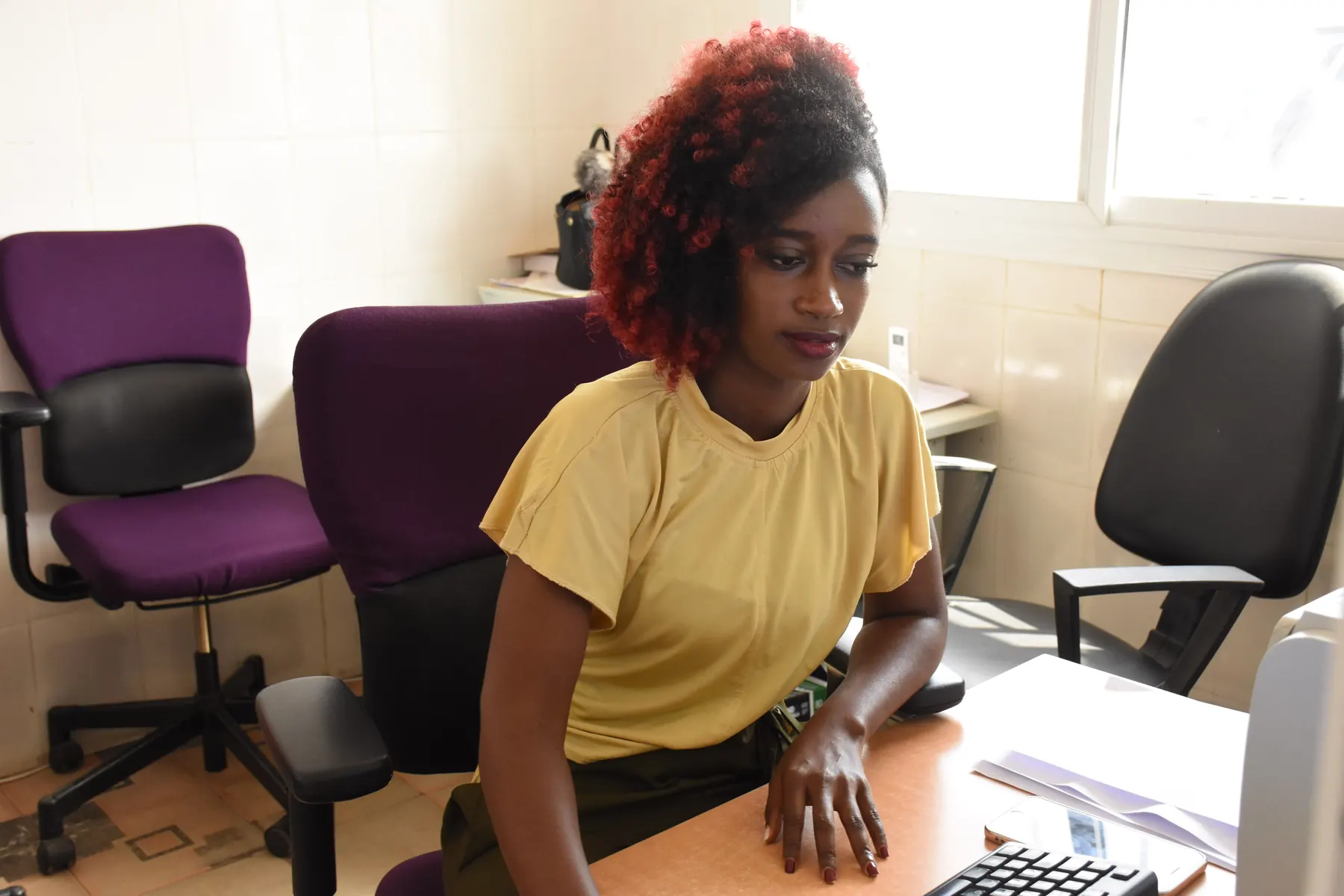 Colaboradores e responsáveis da APGB no Porto de Bissau, fotografia 3994